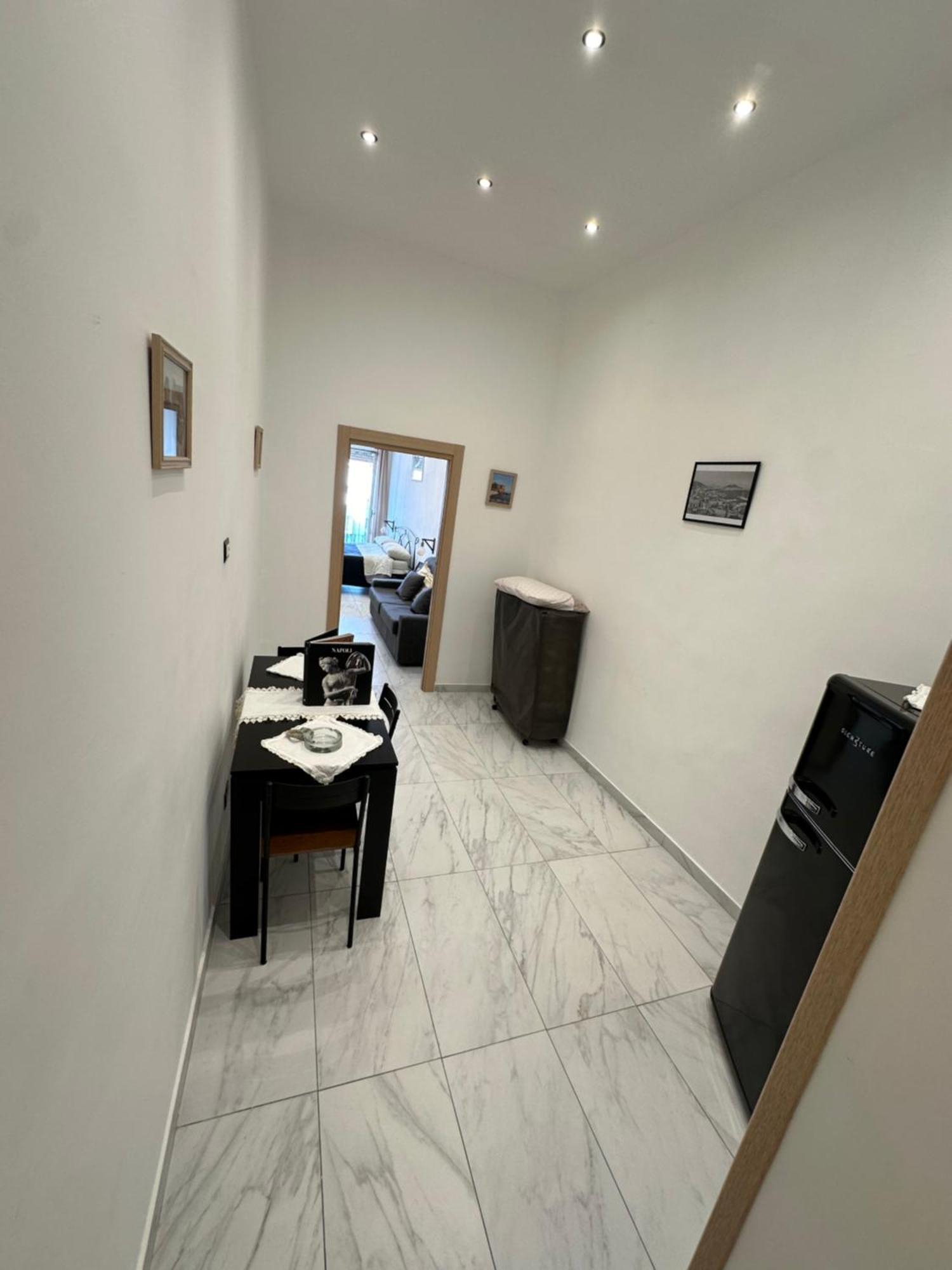 Residenza Marvin De Curtis Apartment Наполи Екстериор снимка