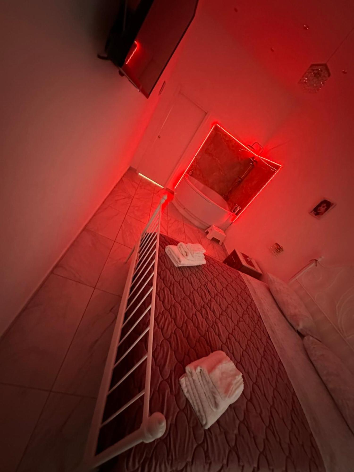 Residenza Marvin De Curtis Apartment Наполи Екстериор снимка